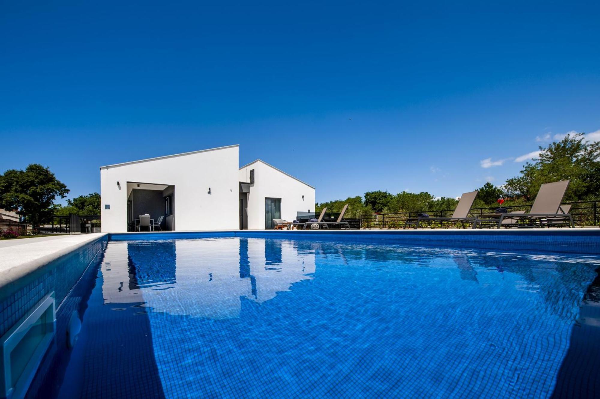 Villa Xo Ровінь Екстер'єр фото