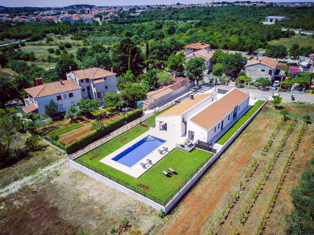 Villa Xo Ровінь Екстер'єр фото