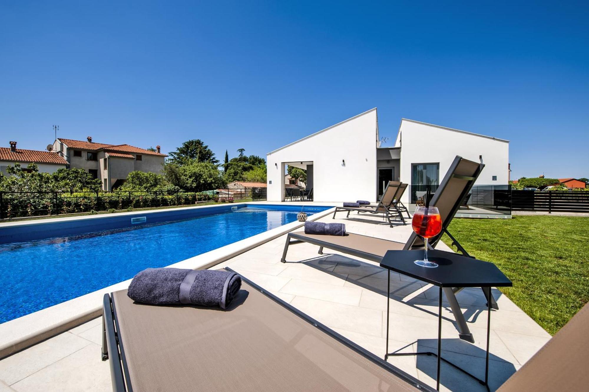 Villa Xo Ровінь Екстер'єр фото
