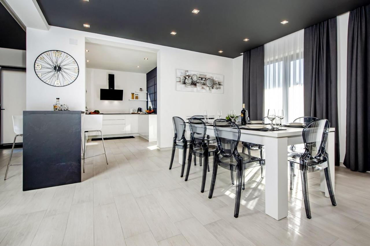 Villa Xo Ровінь Екстер'єр фото