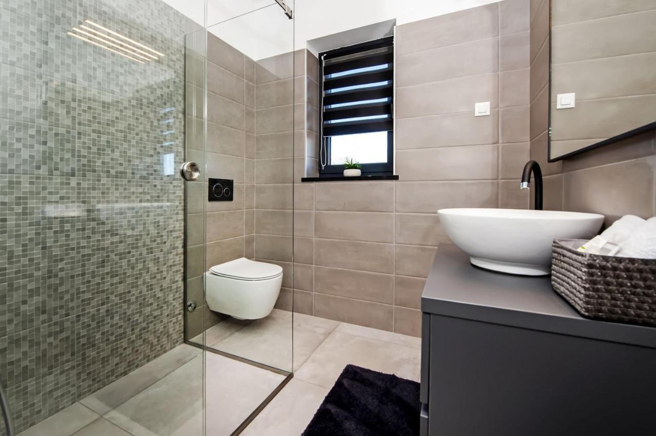 Villa Xo Ровінь Екстер'єр фото